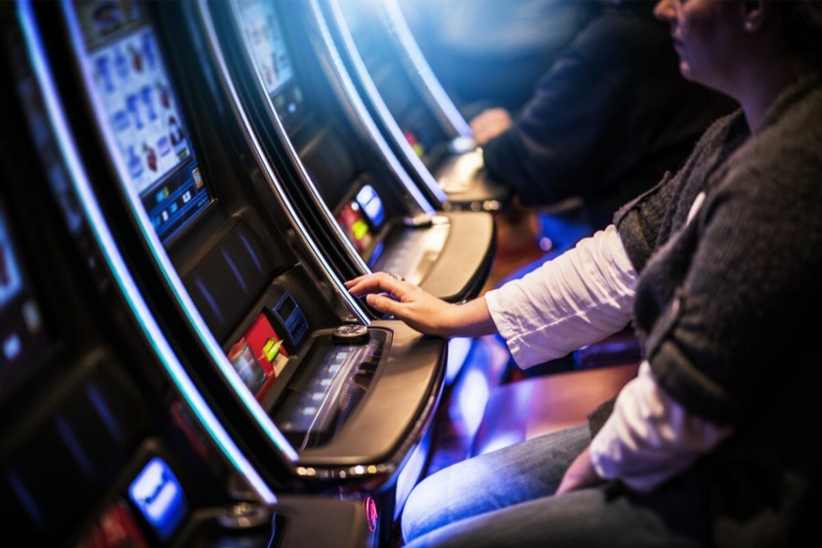 How To Tip Slot Attendants - What You Need To Know (1)